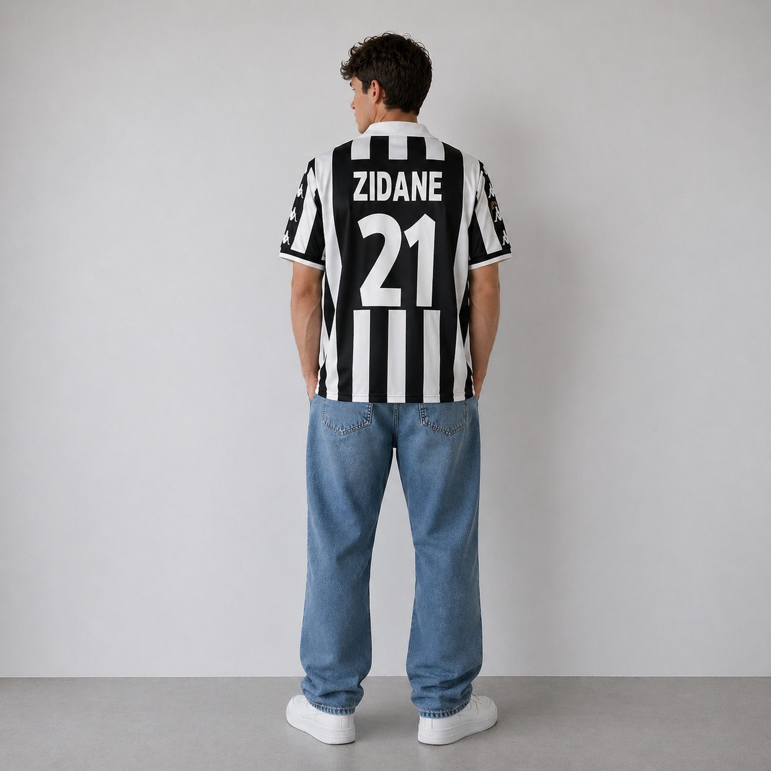 Juventus FC Zinedine Zidane shirt 1998 – 1999 — back, worn