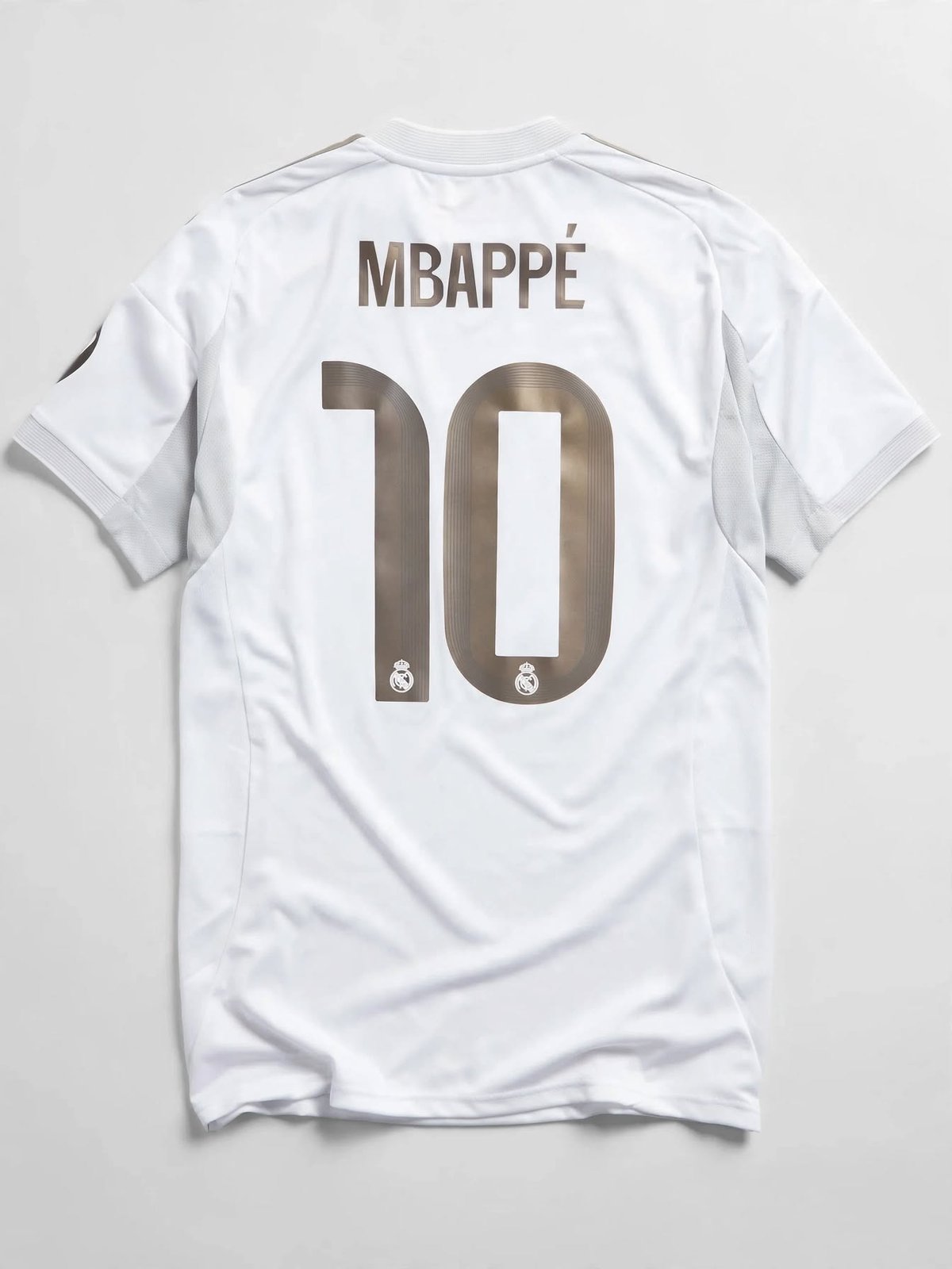 Real Madrid Kylian Mbappé shirt 2025 – 2026 — back