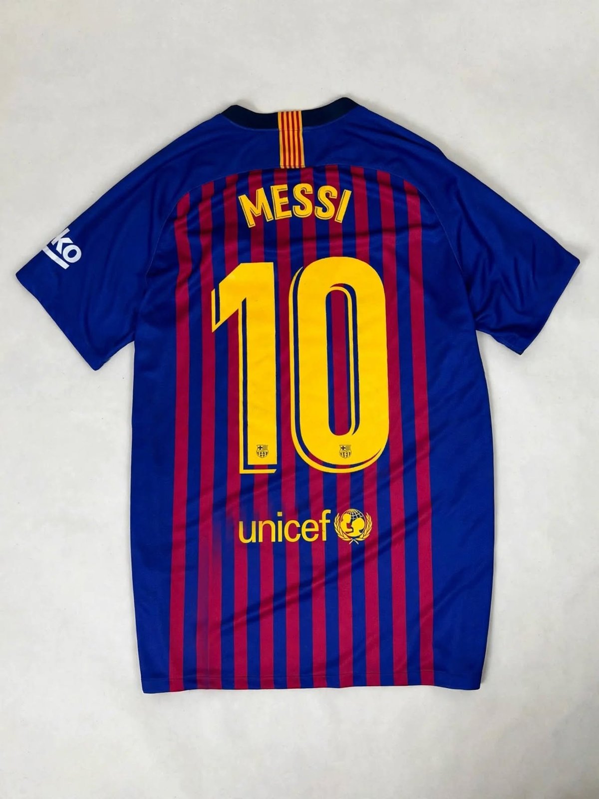 FC Barcelona Lionel Messi shirt 2018 – 2019 — back